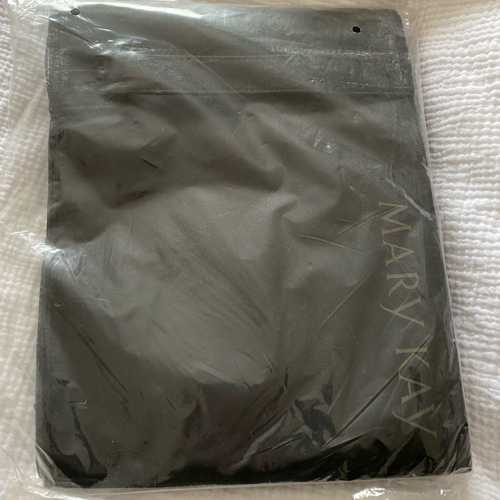 Mary Kay Travel Roll Up Bag - Picture 2 of 2